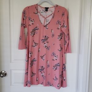 🌷🌷NWOT Floral Dress🌷🌷